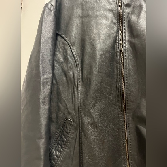 Vintage Classic Black Leather Zip-Front Jacket - women - Picture 4 of 9